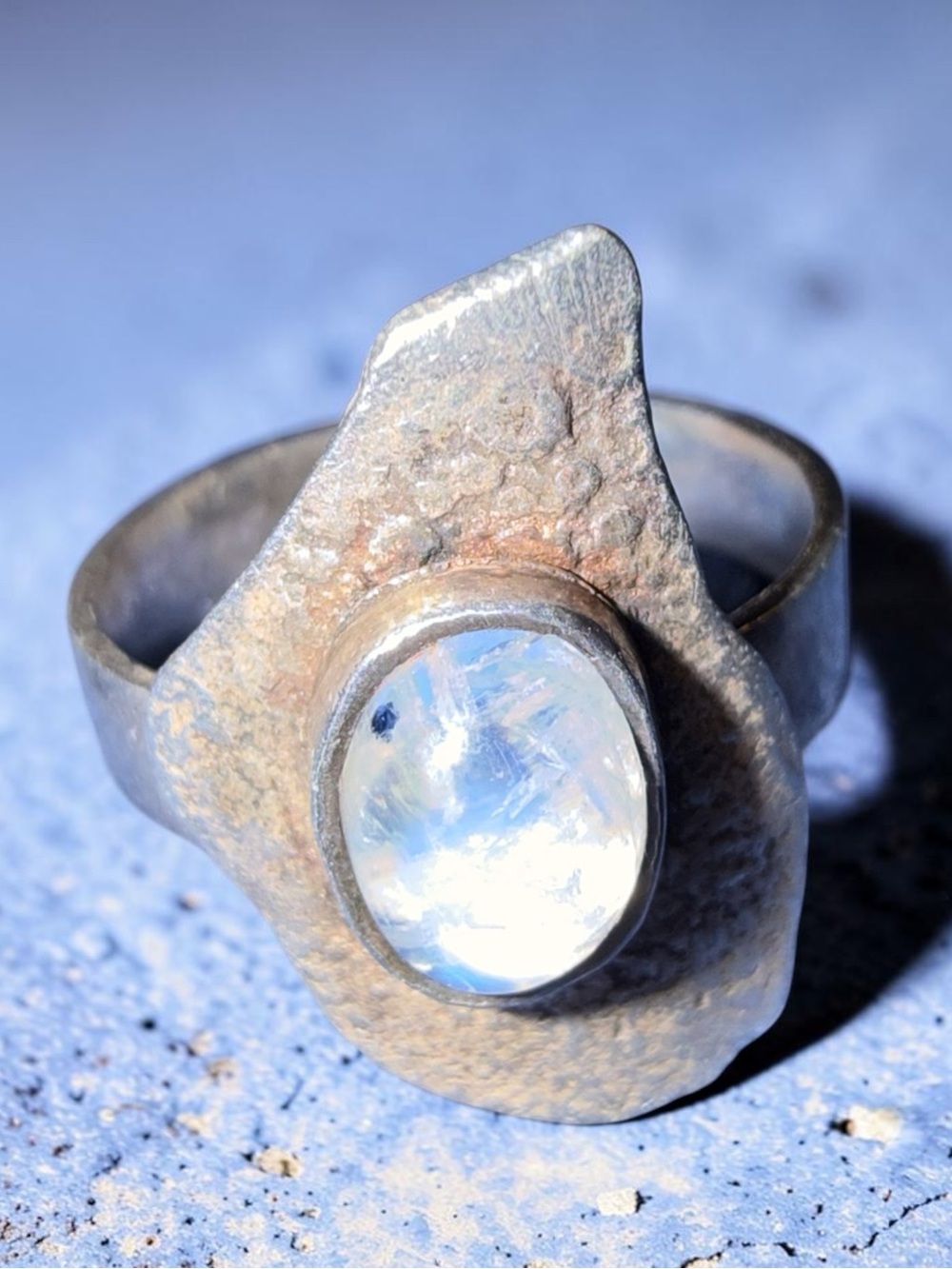 Vintage Artisan Moonstone Statement Ring Blue Flash Textured Silver Tone Sz 6.5